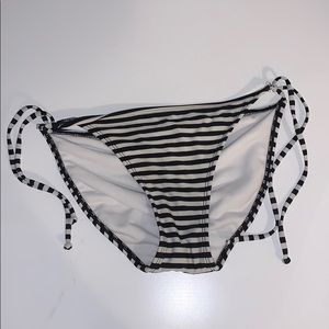 Black and white stripped bikini